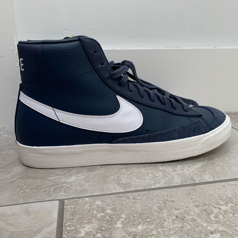 Nike Blazer Mid (LIKE NEW)